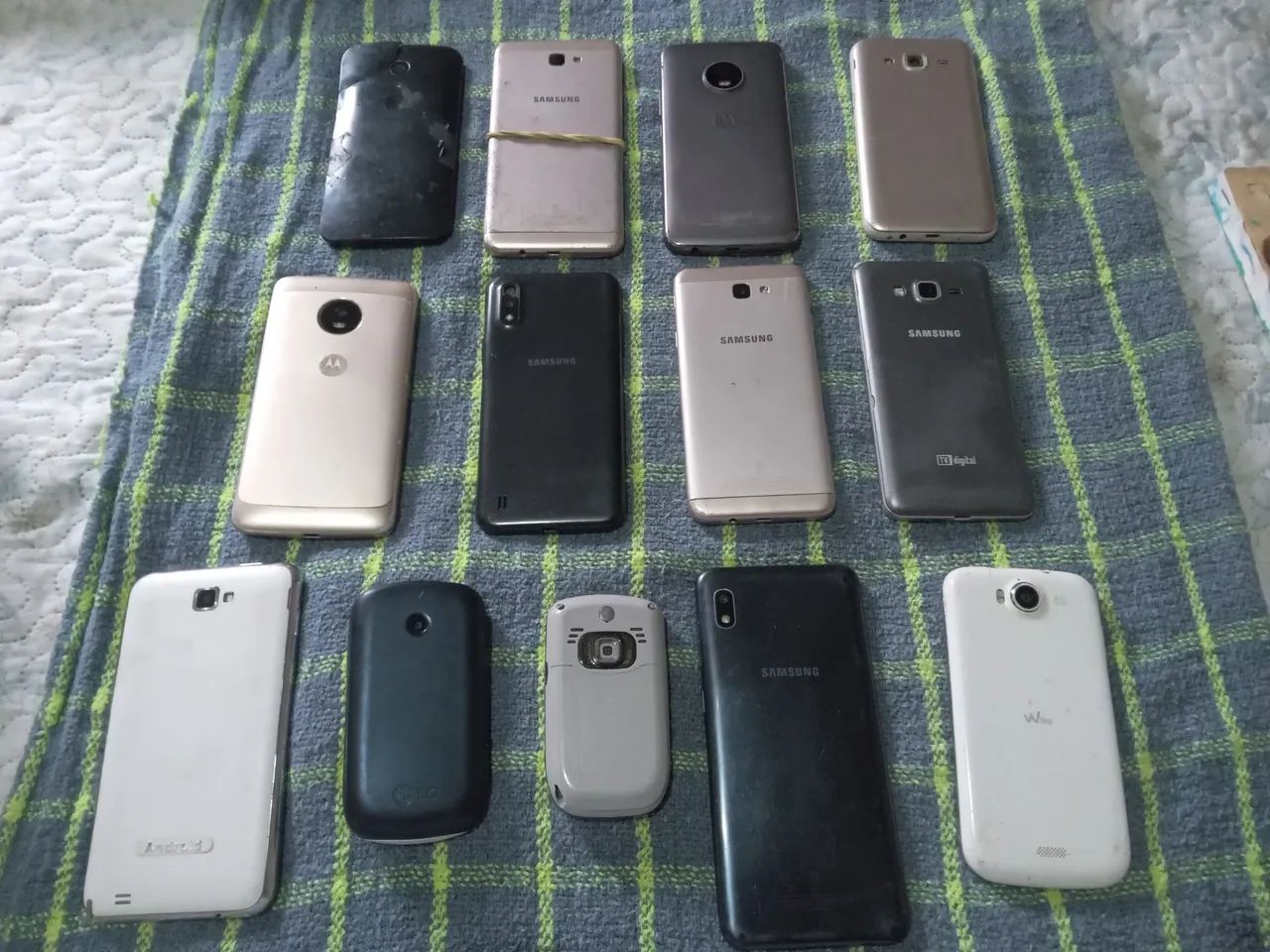 13 aparelhos celulares diversos, leia o anúncio - Foto 2