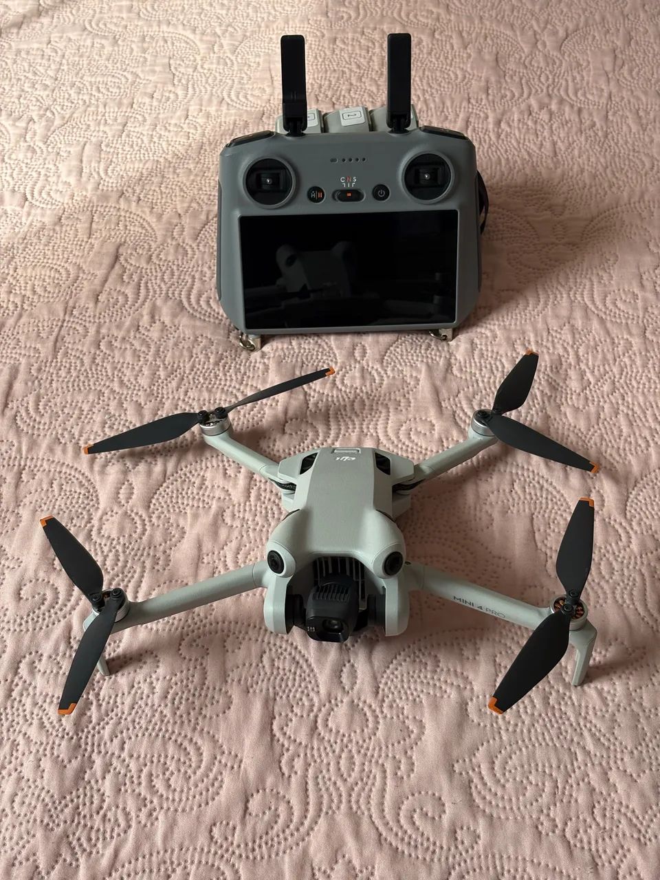 Dji mini 4 pro combo fly more