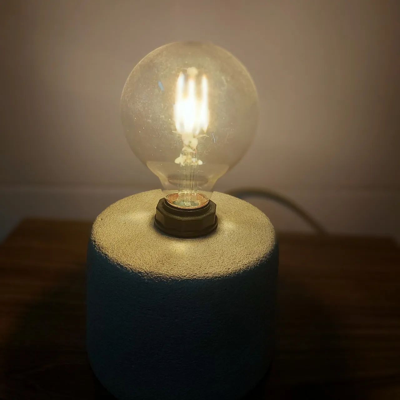 Luminária de Mesa Cimento ES-01 - Foto 4