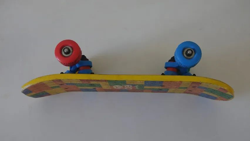 Skate infantil BelSports, 43cm, com shape com lixa, em ótimo estado. - Foto 2
