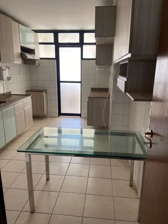 Alugo apto. na 13 de Julho, 4/4 sendo 3 suítes, reformado, sombra e vista p/ o mar. - Foto 4