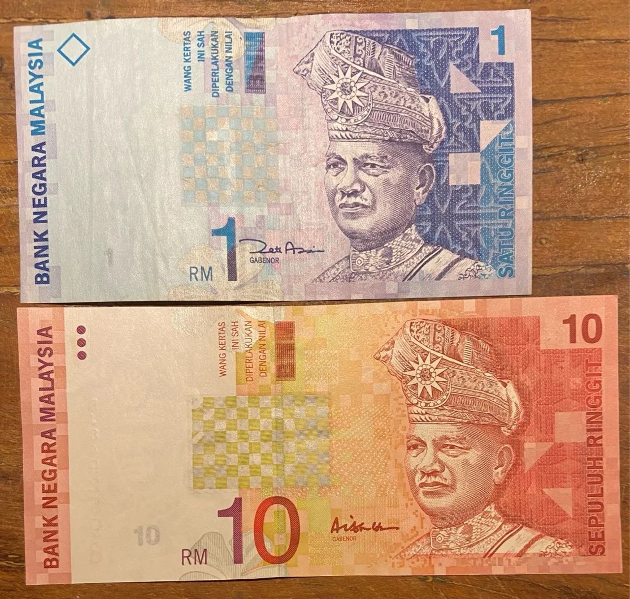 1 e 10 Ringgits da Malásia