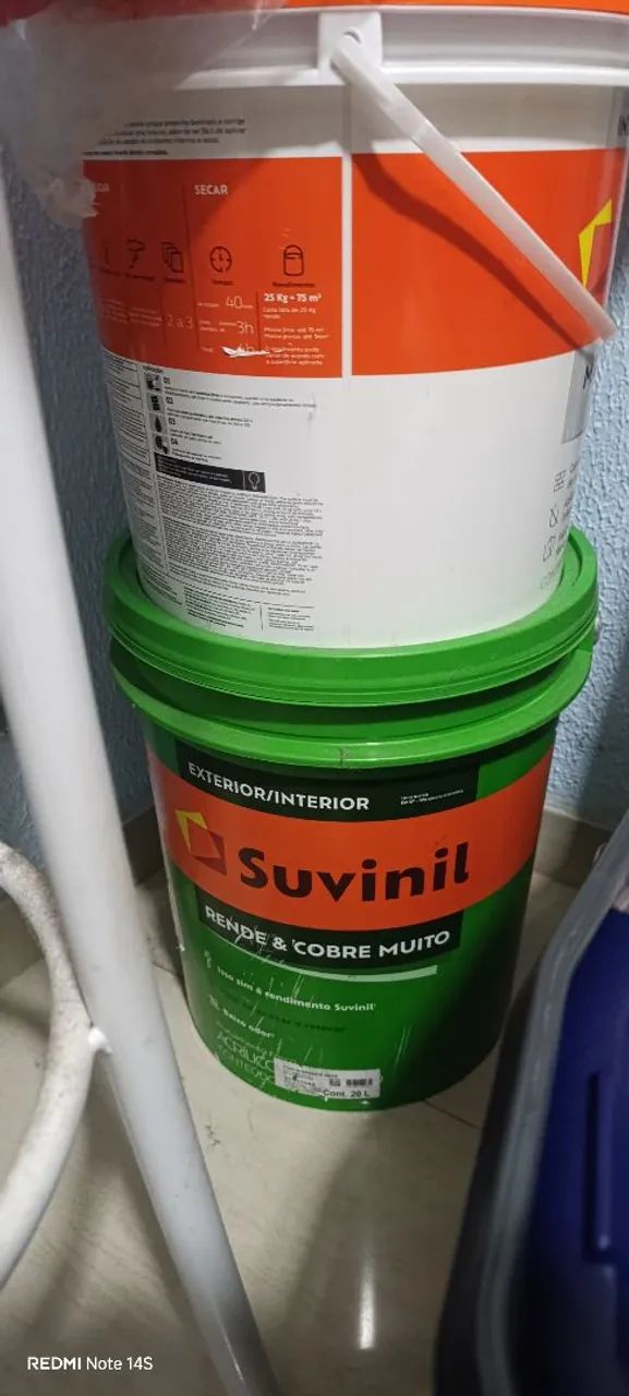 Tinta e massa suvinil