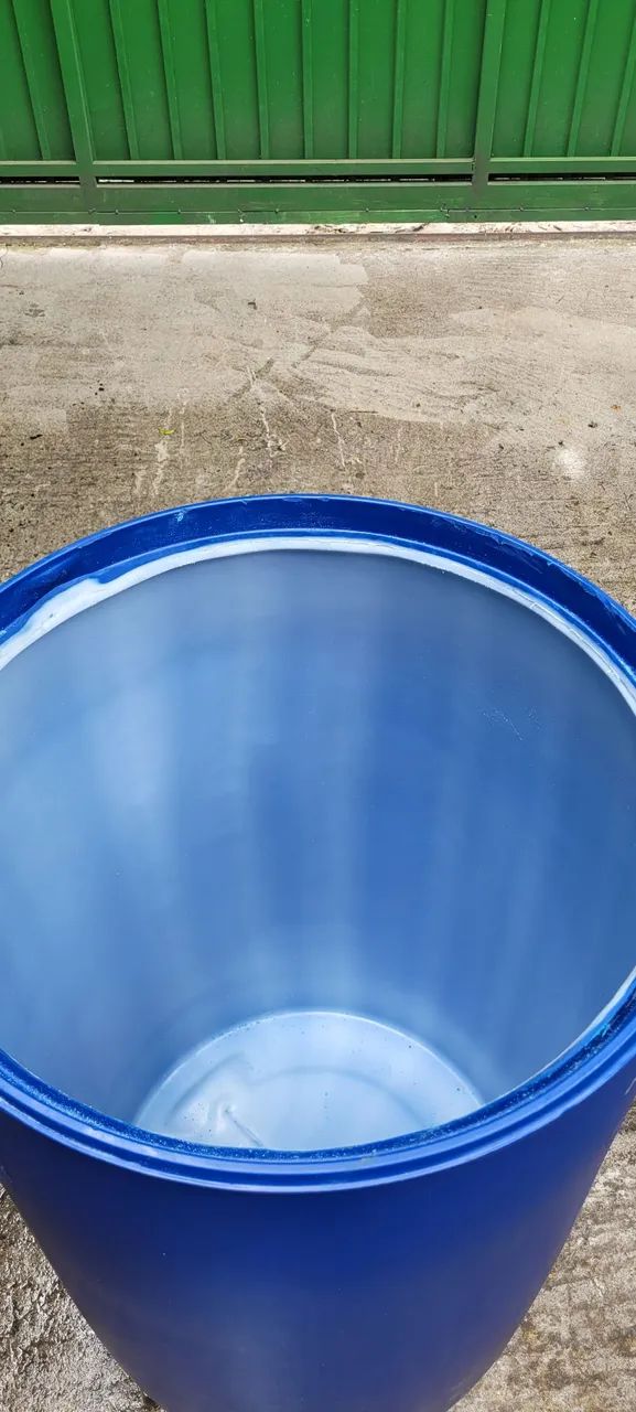 Tambor de plástico de 200 Litros usados  - Foto 4