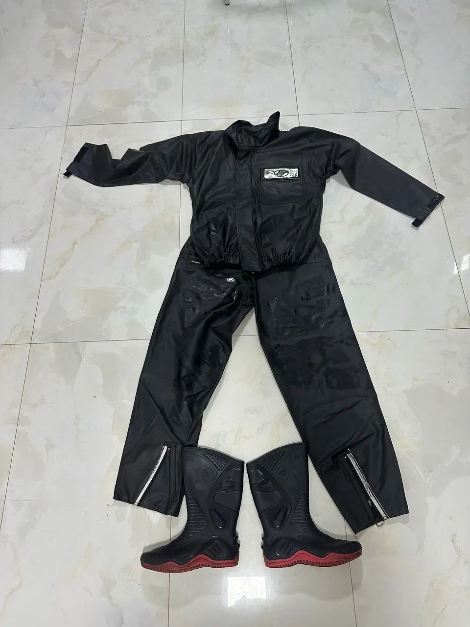Capa de chuva completa com botas - Foto 3
