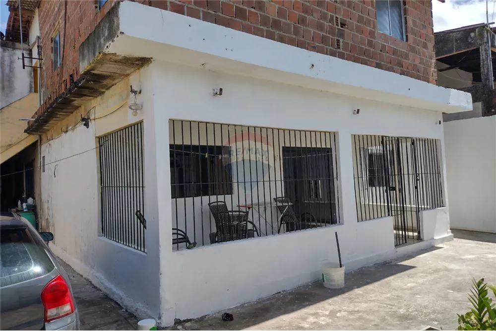 Venda de 01 Casa e 02 kitnets com acesso independentes localizados em Garapu, Cabo de Sant