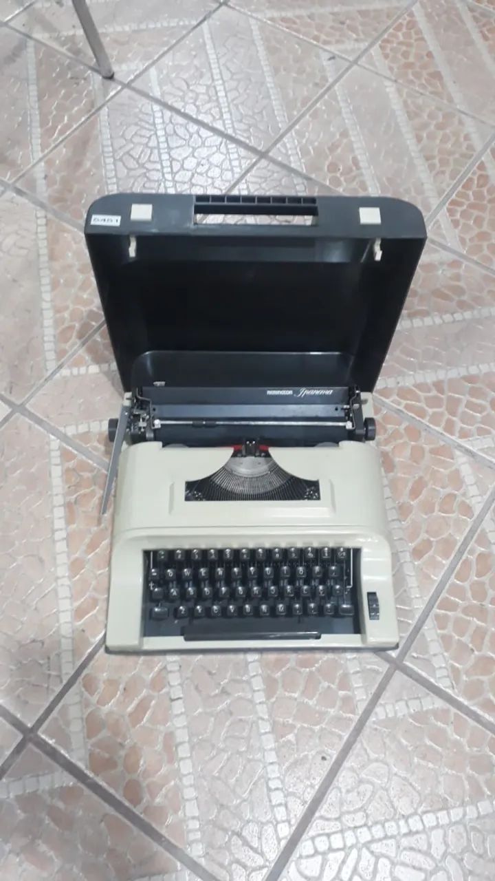 MÁQUINA DE ESCREVER REMINGTON IPANEMA