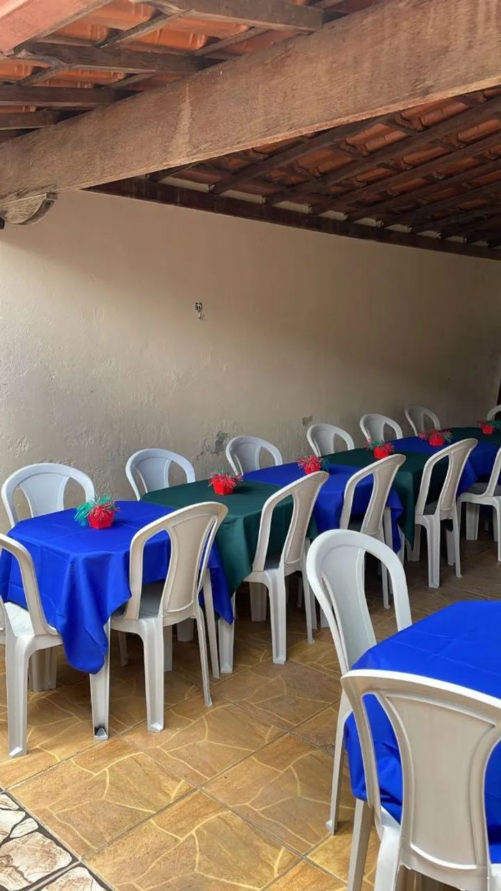 Aluguel de mesas, cadeiras e forros de mesas