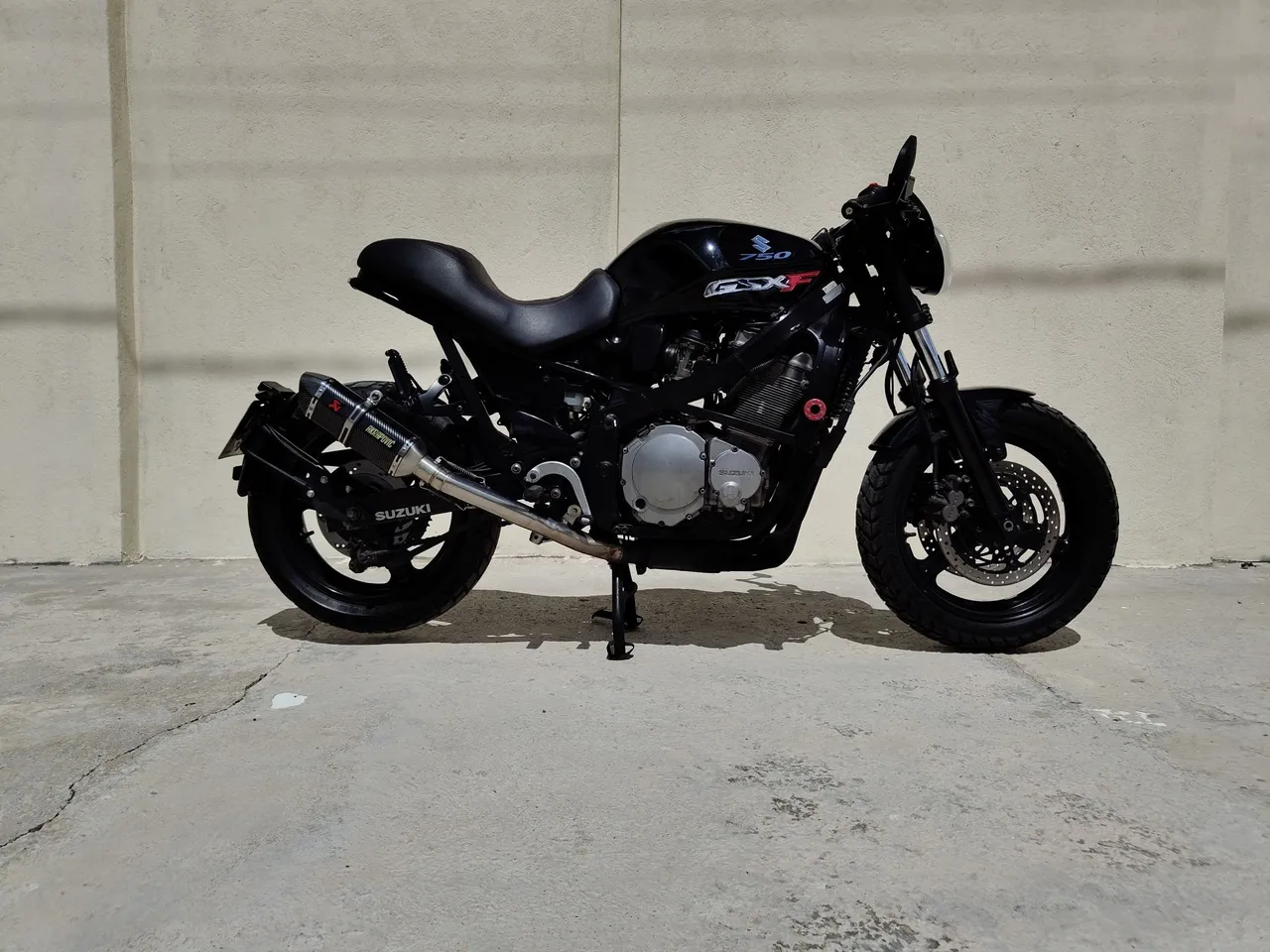 Vendo Suzuki GSX 750f
