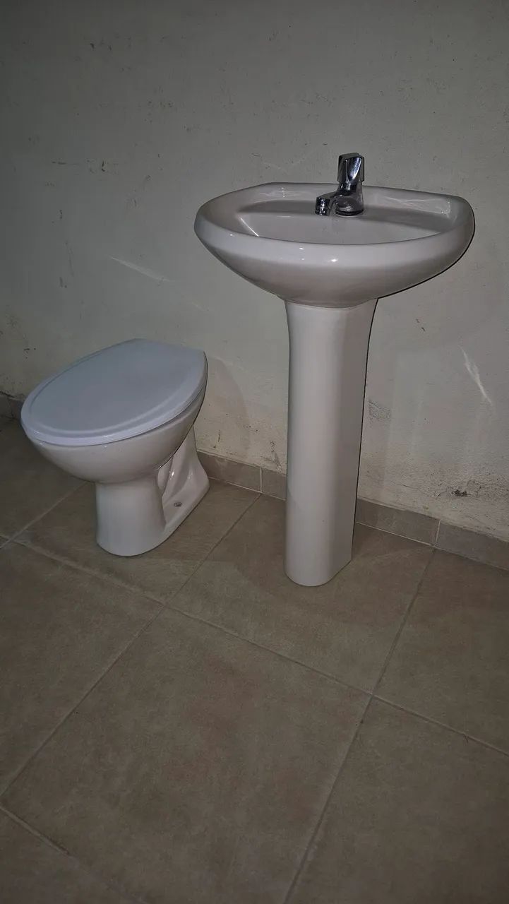 Vaso sanitário e lavatório completo - Foto 6