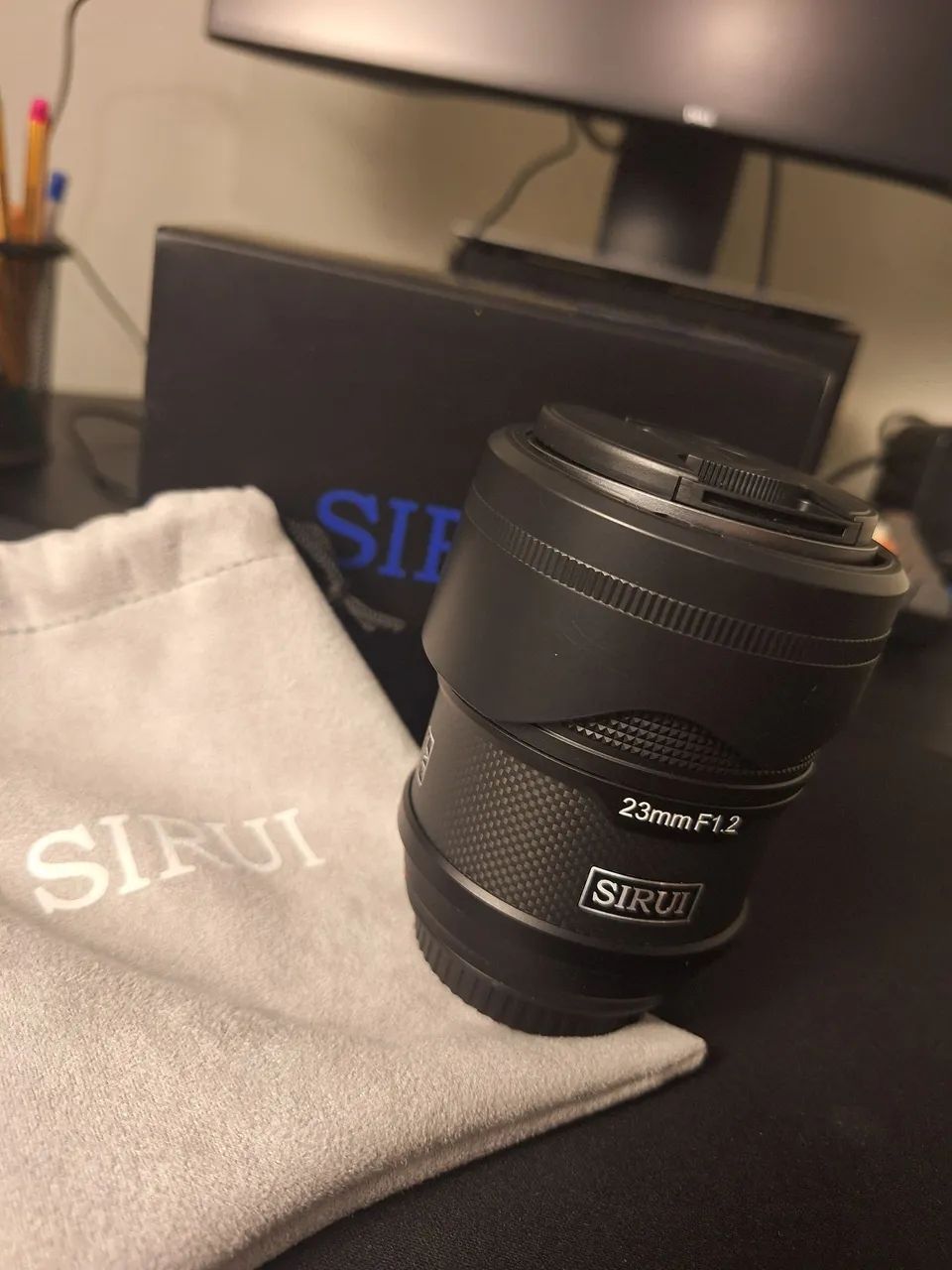 Câmera Sony zve10 com Lente Sirui 23mm F1.2 - Foto 5