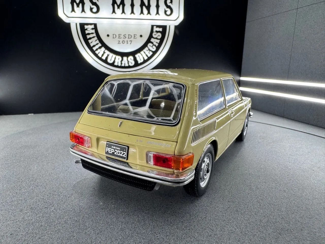 Miniatura Volkswagen Brasília 1976 Amarela 1/24 - Foto 3