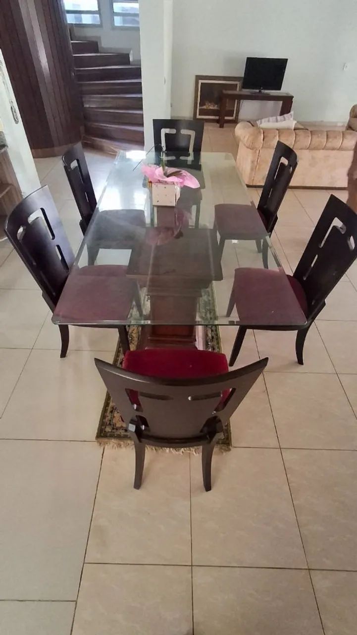 MESA DE MADEIRA 2,20CM COM 6 CADEIRAS SEMI-NOVA