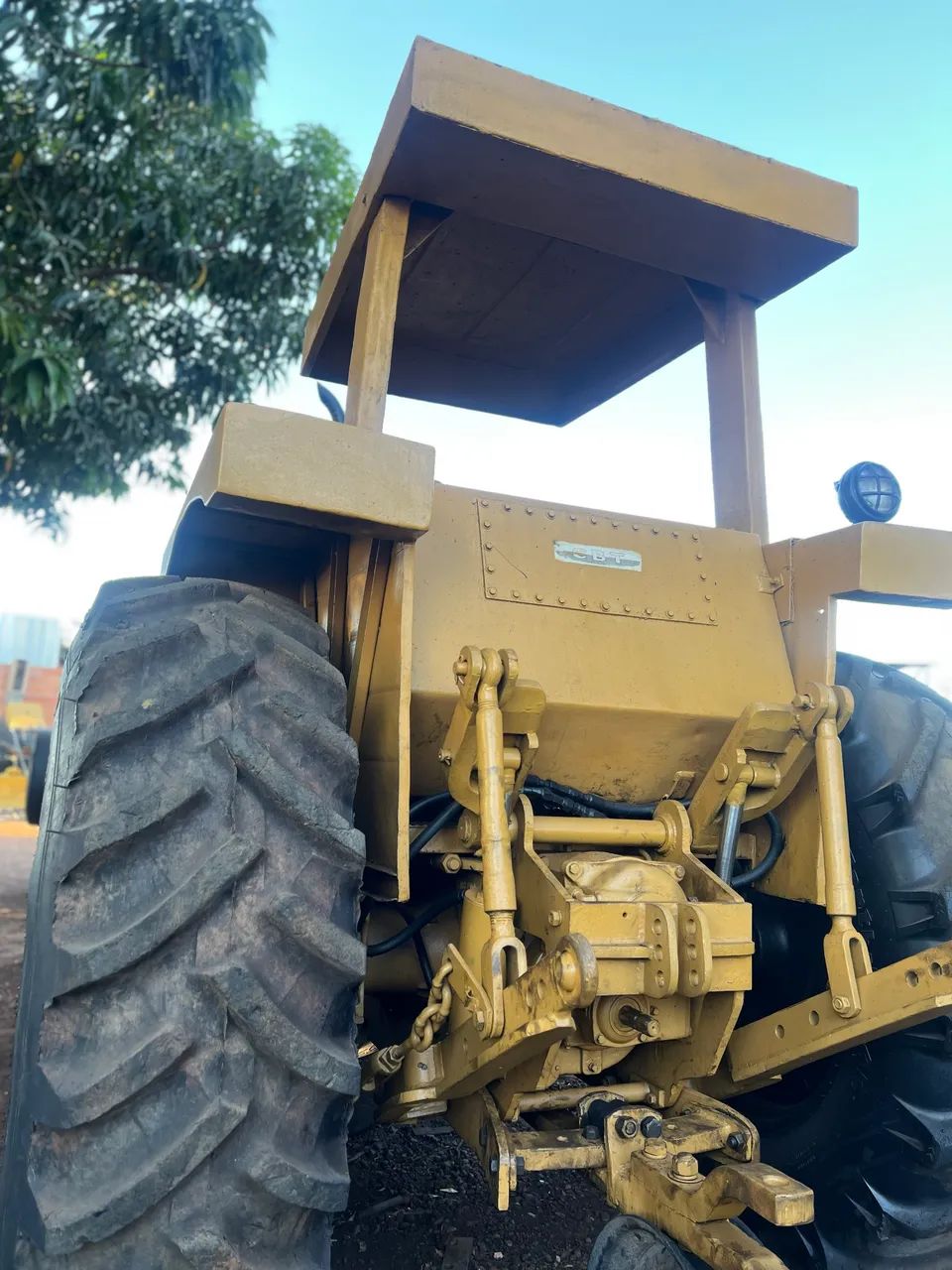 Trator CBT 2600 com lâmina  - Foto 5