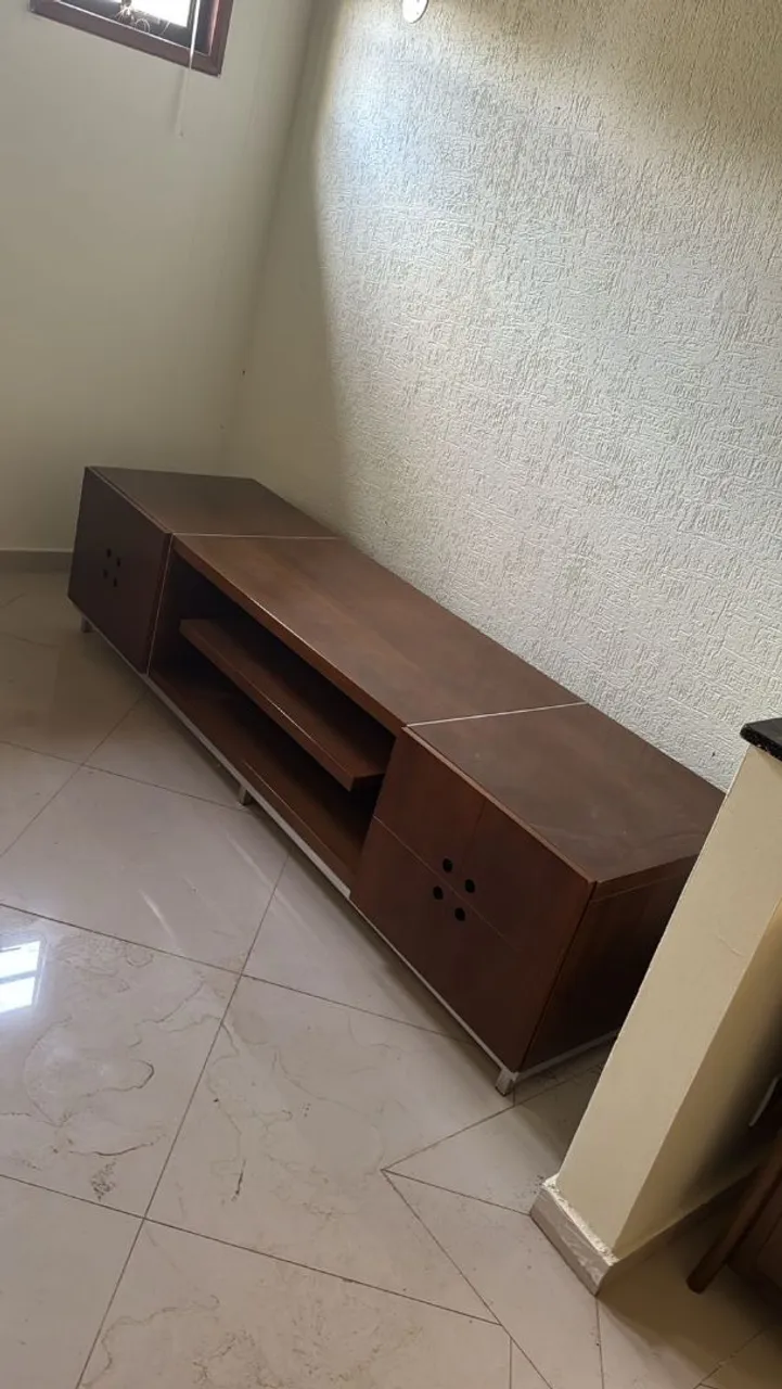 Rack de TV em Madeira Maciça