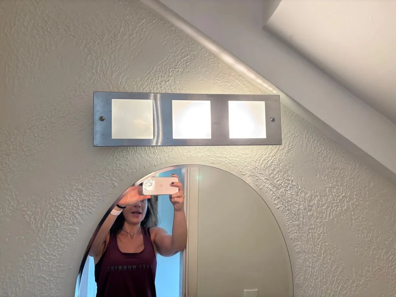 Luminária de parede para banheiro com 3 lâmpadas - Foto 2