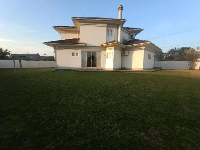 Casa 3 dorm com AMPLO TERRENO para quem quer morar com conforto e praticidade no dia a dia - Foto 2