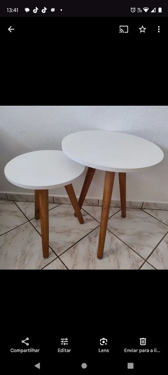 Mesas de canto com pés de madeira