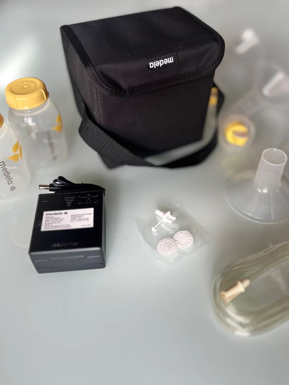 Bomba de tirar leite elétrica Medela  - Foto 2