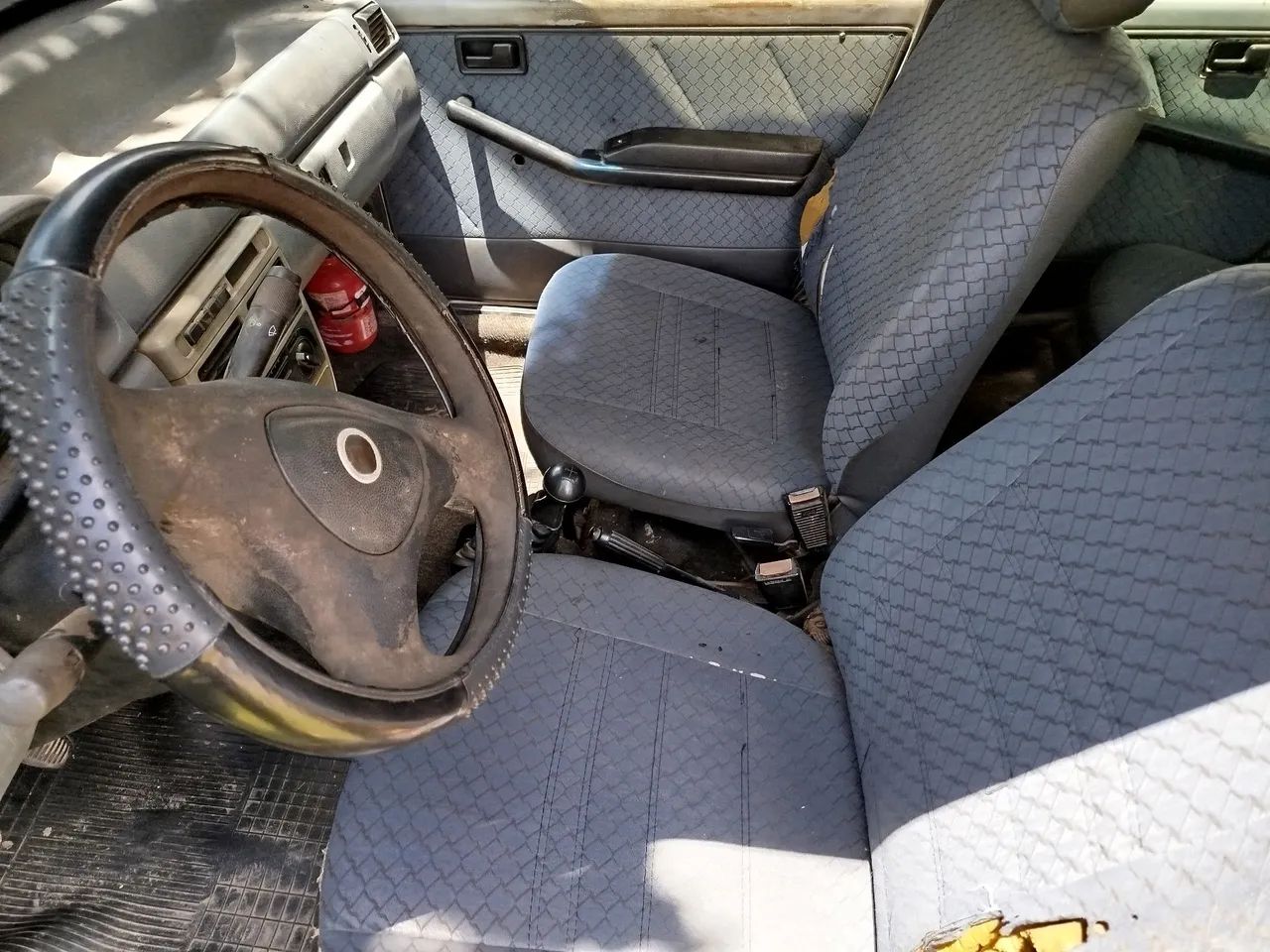 Vende-se Uno Mille 2004,  zero de motor  - Foto 4