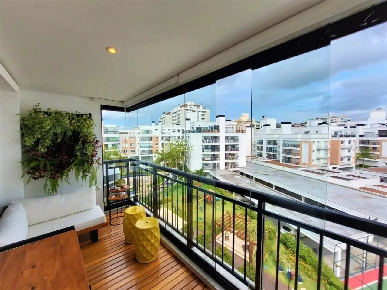 Lindo Apartamento 2 suites mobiliado a venda no Visionnaire Neoville