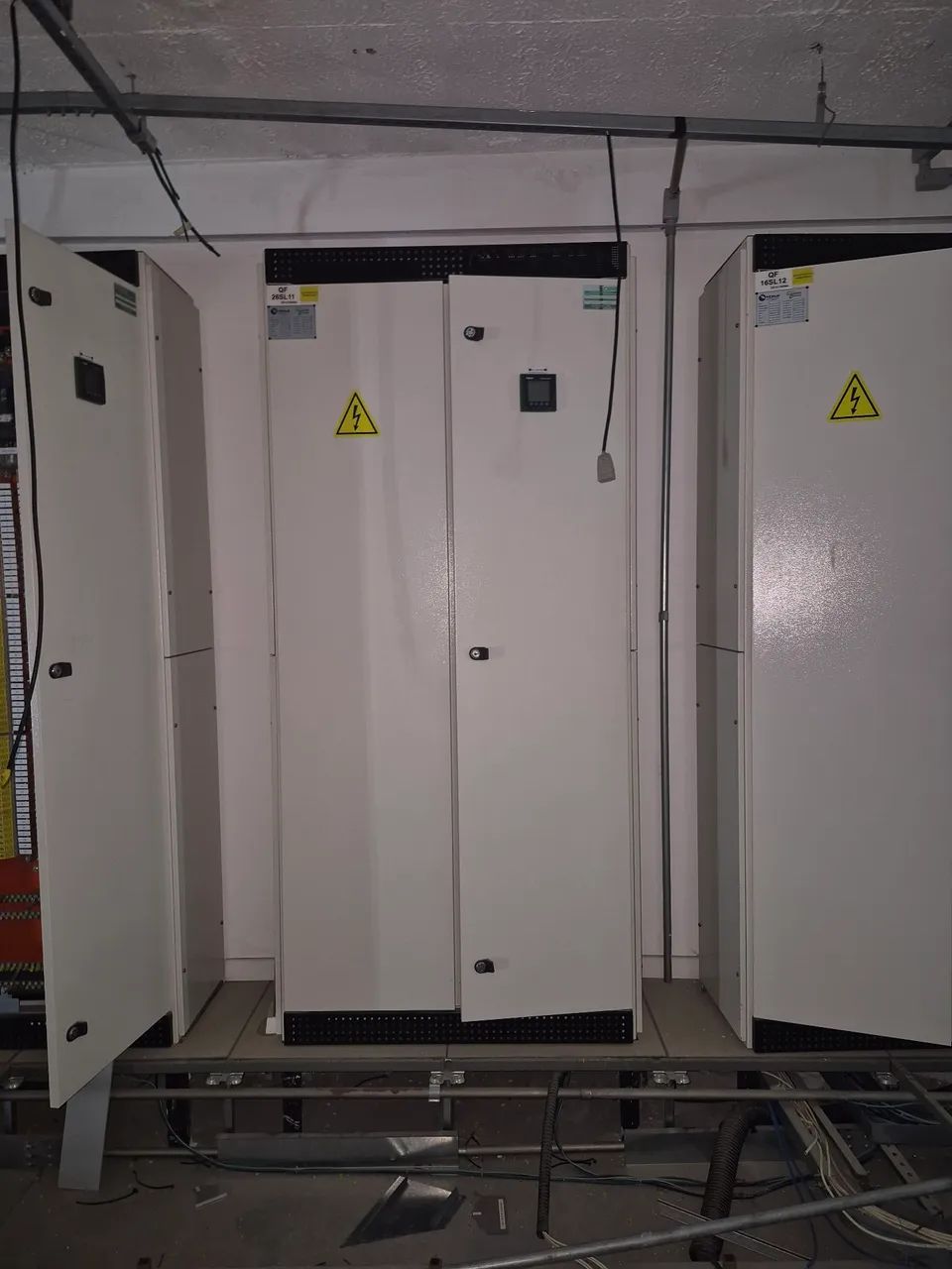 Painel elétrico 64684678361219121