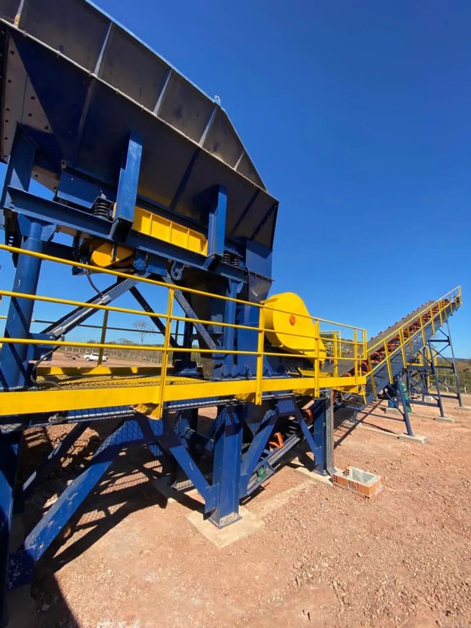 Conjunto de britagem e moagem calcário completa 