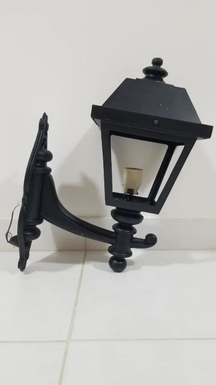 Luminária de Parede para Ambiente Externo "Ler a Descrição"
