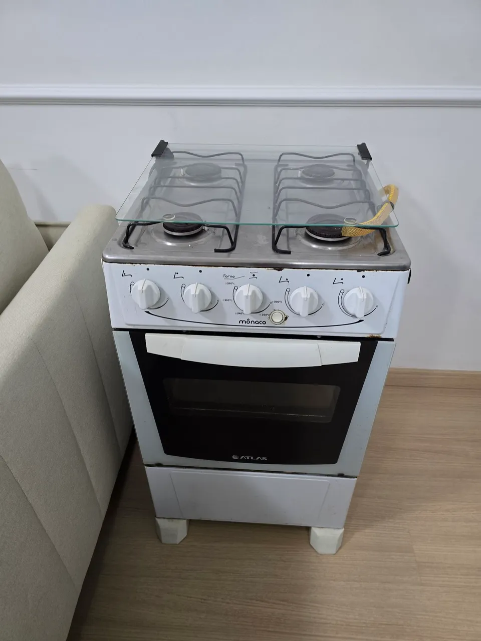 Fogão Atlas Monaco com 4 bocas e forno