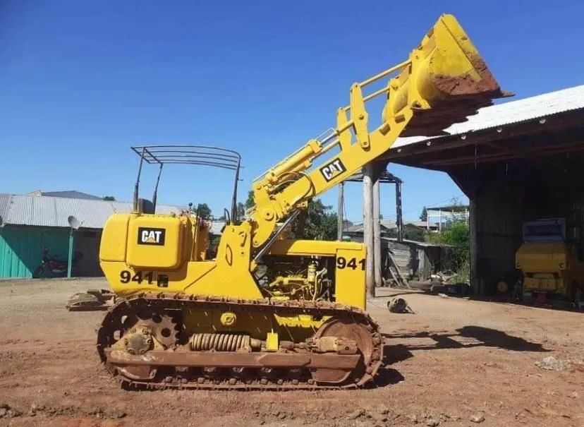 Caterpillar D4 - Foto 2