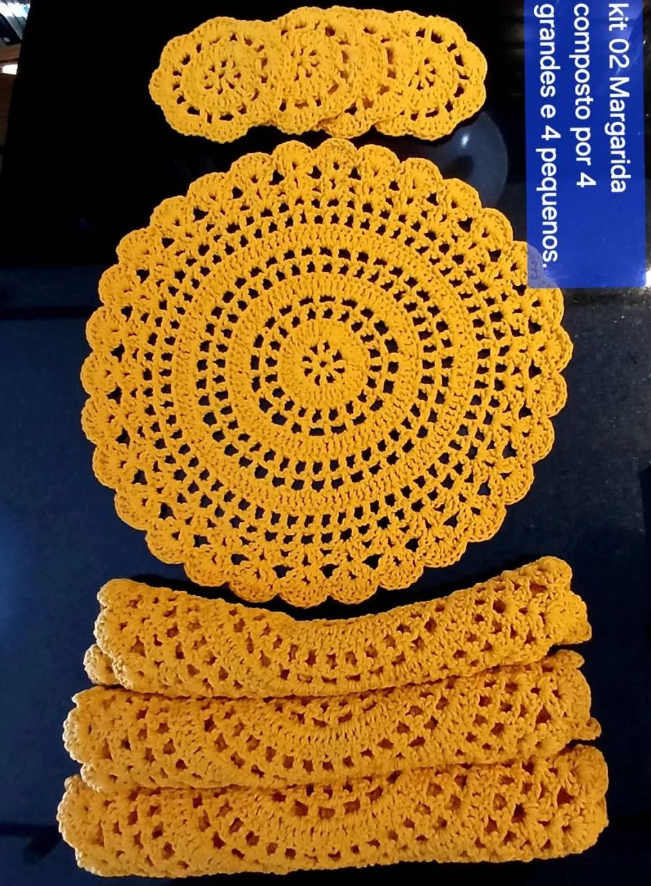 Kit suplats de crochê para mesa ou decoração sobre os móveis 