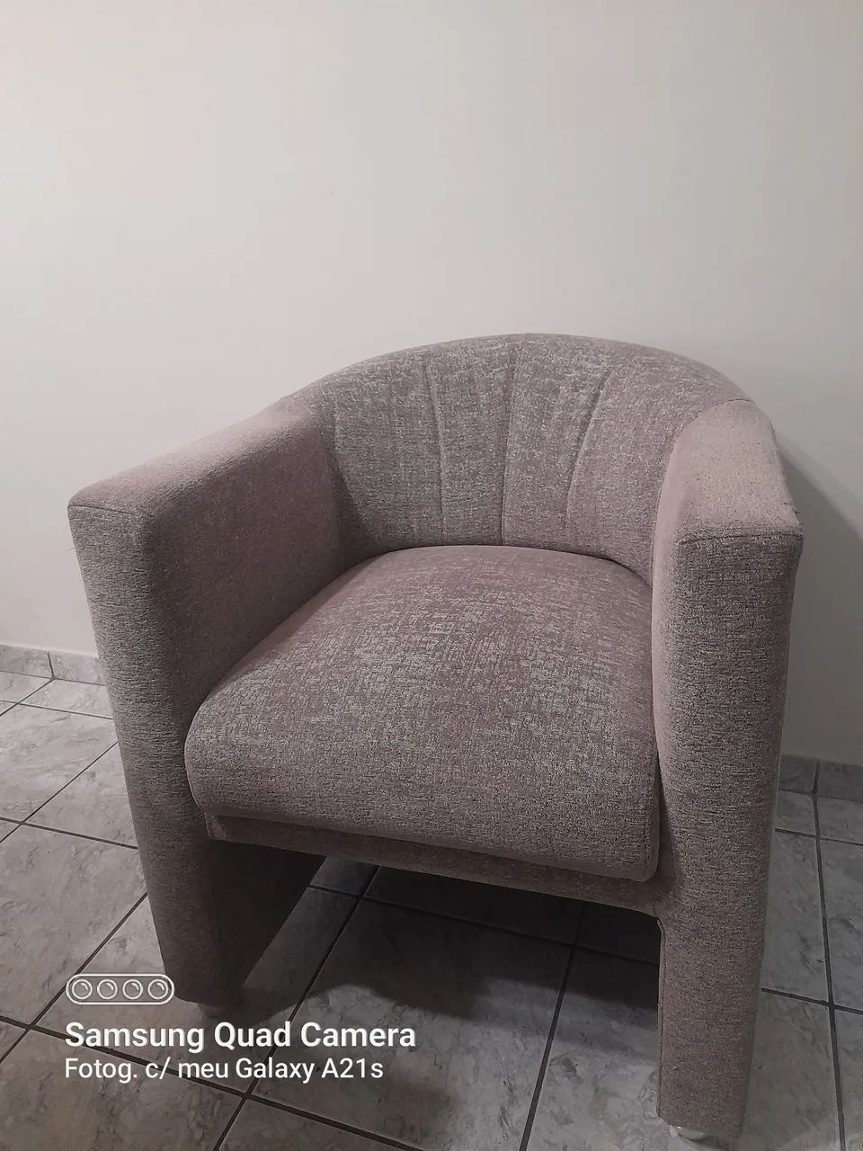 03 Poltronas Confortáveis e Elegantes  - Foto 2