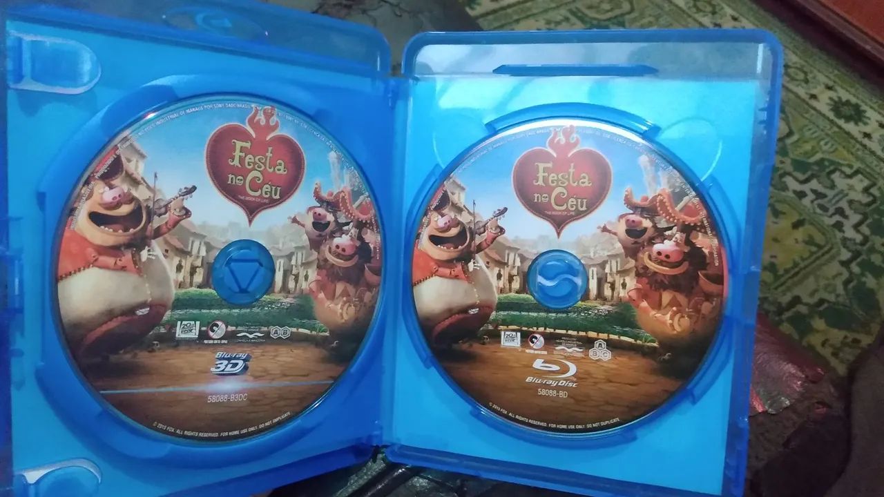 Blu-ray duplo 3D/2D festa no céu ótimo estado  - Foto 2