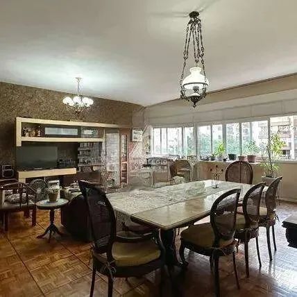 Apartamento de 155m², 3 Quartos e Vaga Escriturada!