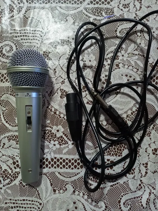 Microfone com Fio para Gravação e Cantar