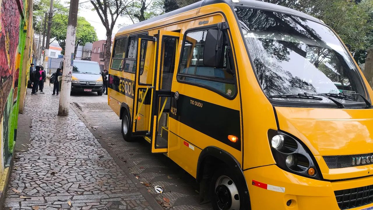 Micro ônibus Iveco city class 70C17 ano 13/13 - Foto 4