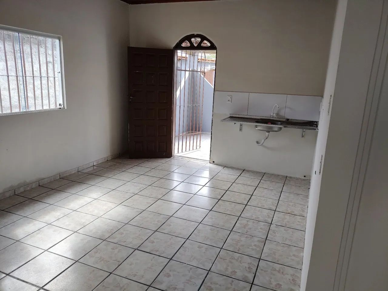CASA COM PISCINA - BAIRRO OURO VERDE<br> - Foto 5