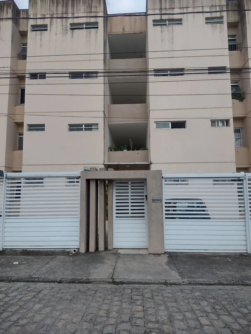 Alugo apartamento no Feitosa.