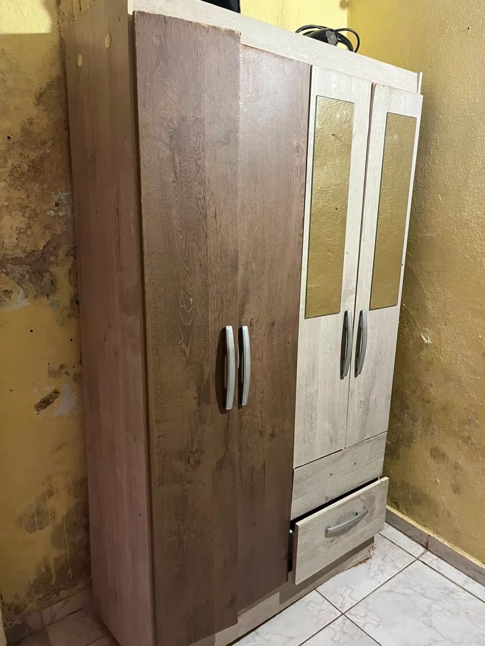 Guarda-roupa 4 portas com gaveta e espelho - Foto 5