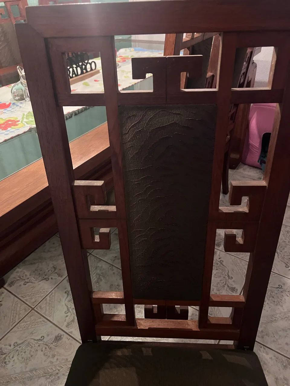 Mesa Maciça com 8 Cadeiras  - Foto 3