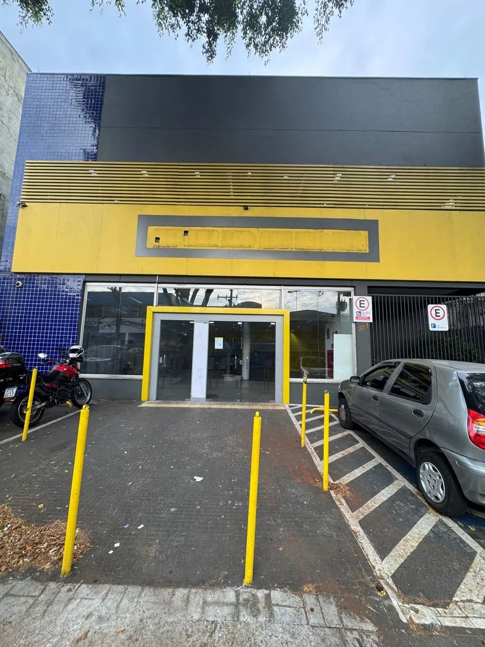 Prédio comercial na Rua Américo Salvador Novelli, 368  1000 m² - Foto 2
