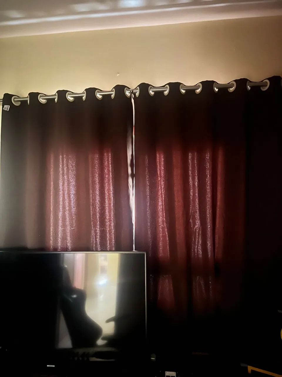 Vendo 3 cortinas top com bastão por 550 ! - Foto 4