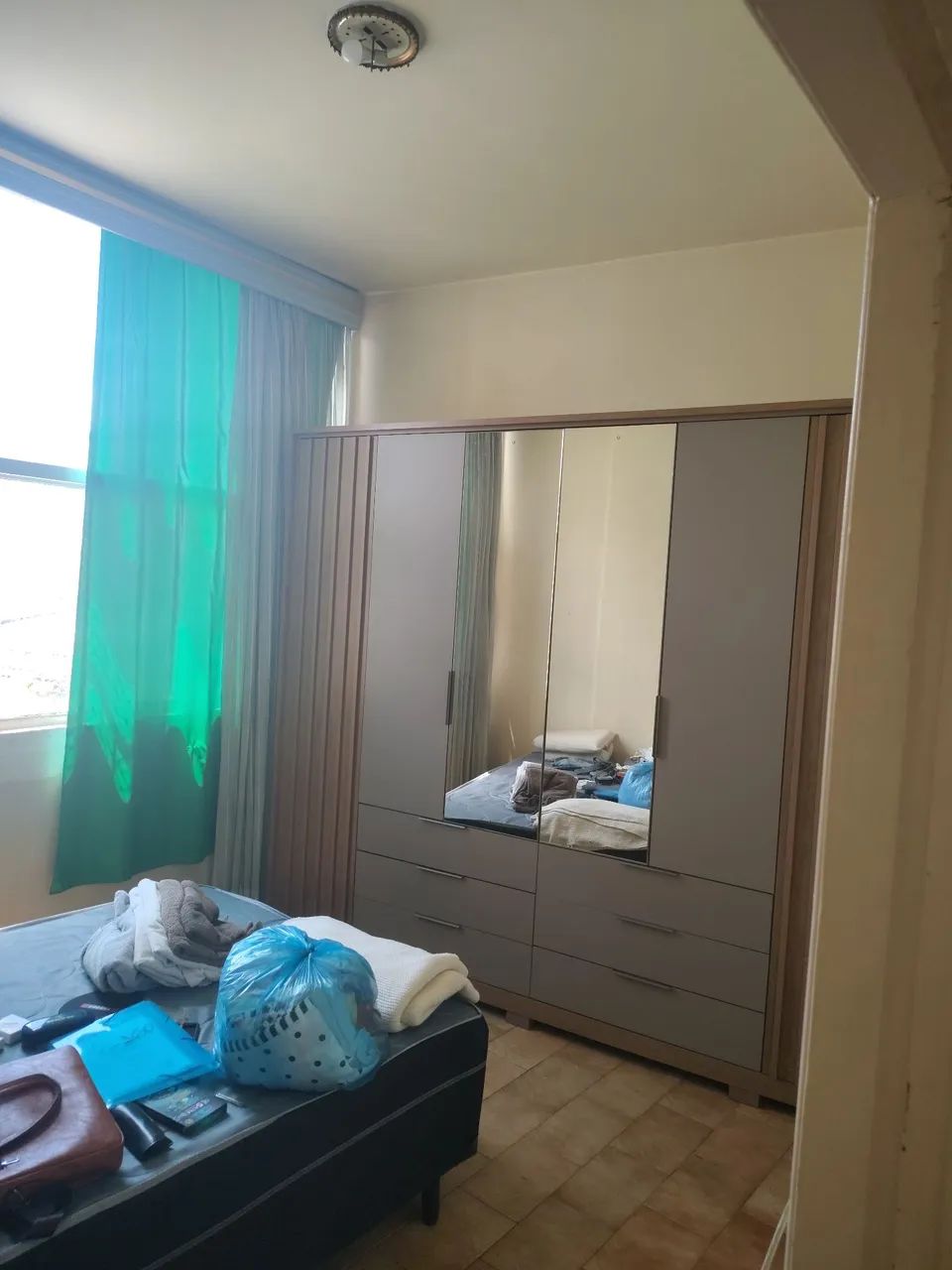 Vendo apê 2 quartos, suite, na rua 4, centro. - Foto 2
