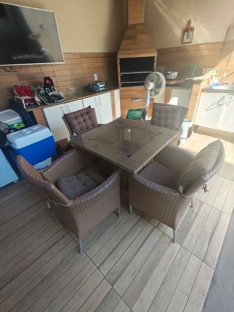 Mesa de vidro + 4 cadeiras de palha - Foto 2