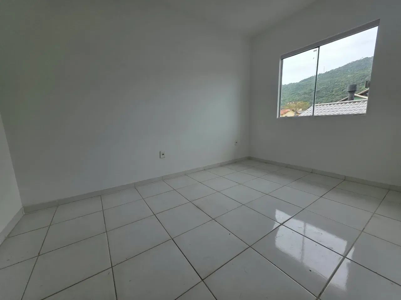 Imóvel para aluguel possui 50 metros quadrados com 2 quartos