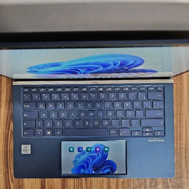 Notebook ASUS ZenBook 14 i7-10510U 1.8GHz 8GB 256GB NvME ScreenPad