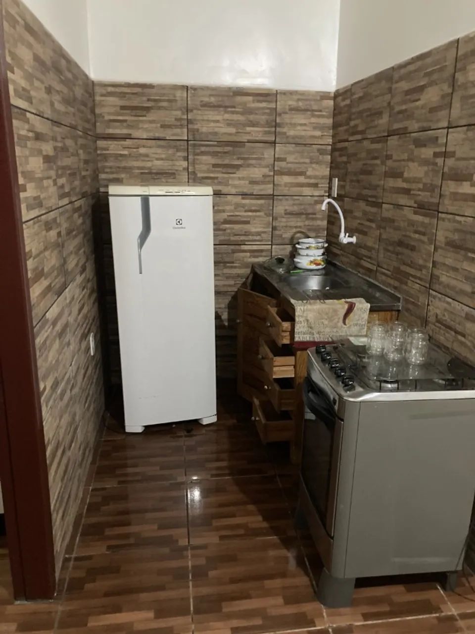 Apartamento mobiliado 01 quarto com garagem e wi-fi. - Foto 2