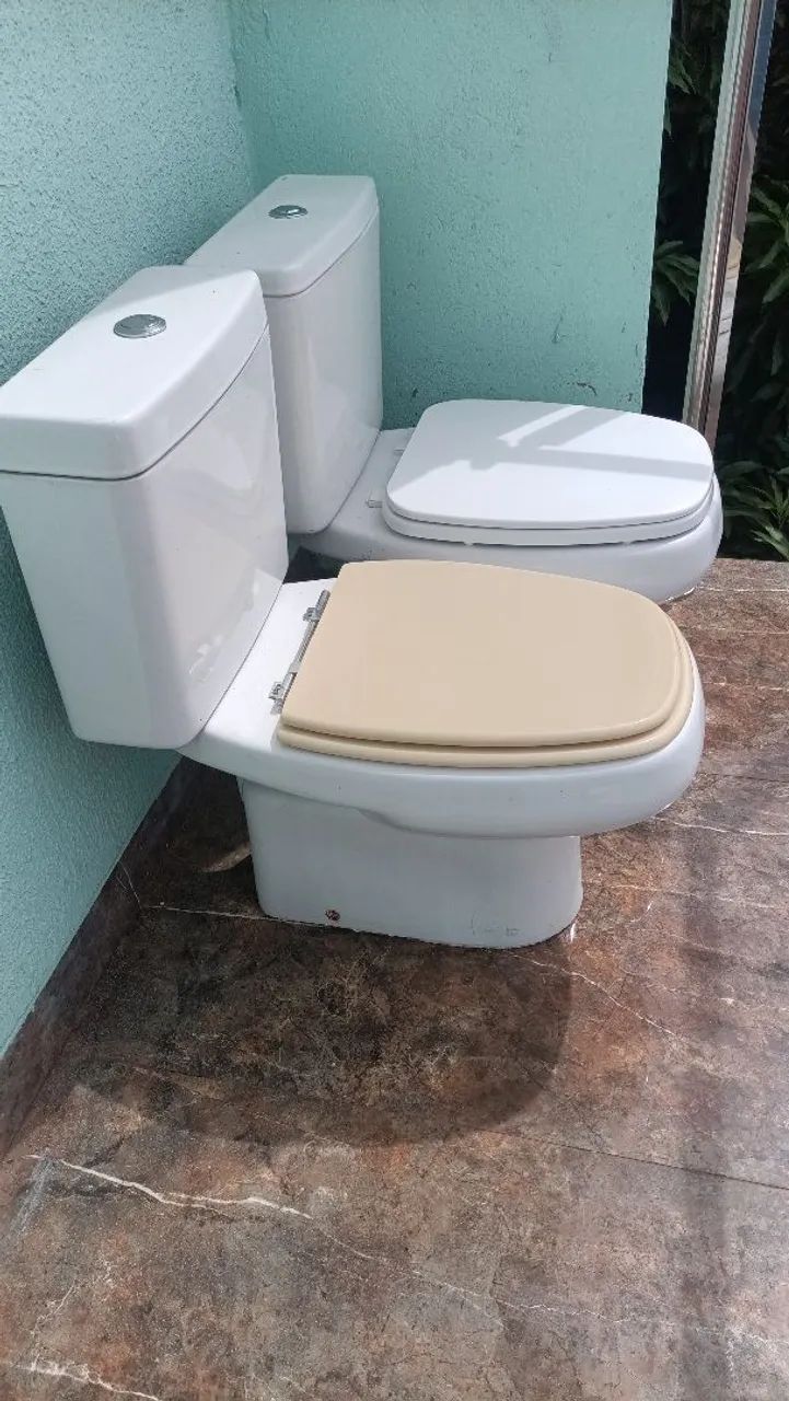Deca Close-Coupled Toilet Bowl R$ 1,000.00 for 2