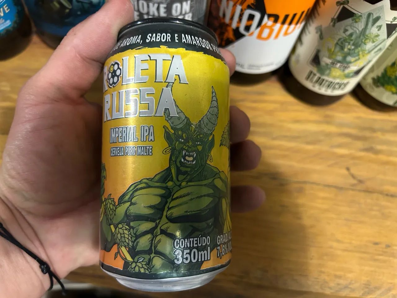 Coleção latas e garrafa cerveja exóticas retrô  - Foto 5