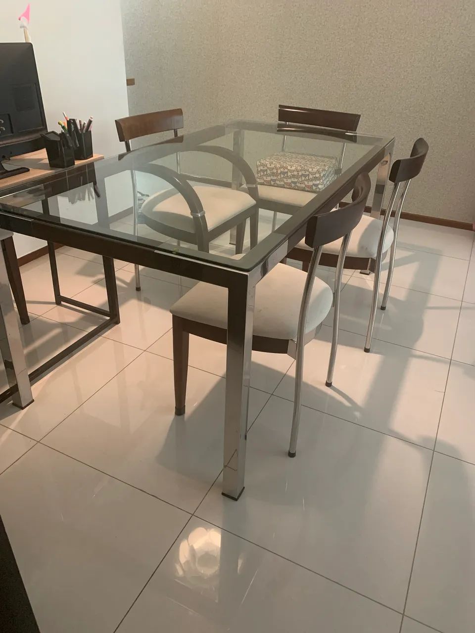 Mesa de Jantar com 6 Cadeiras - Foto 2